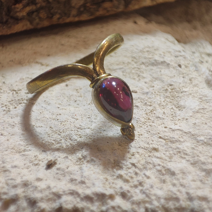 Ethnic AASTHA RING in brass with stone - Original Indian jewelry