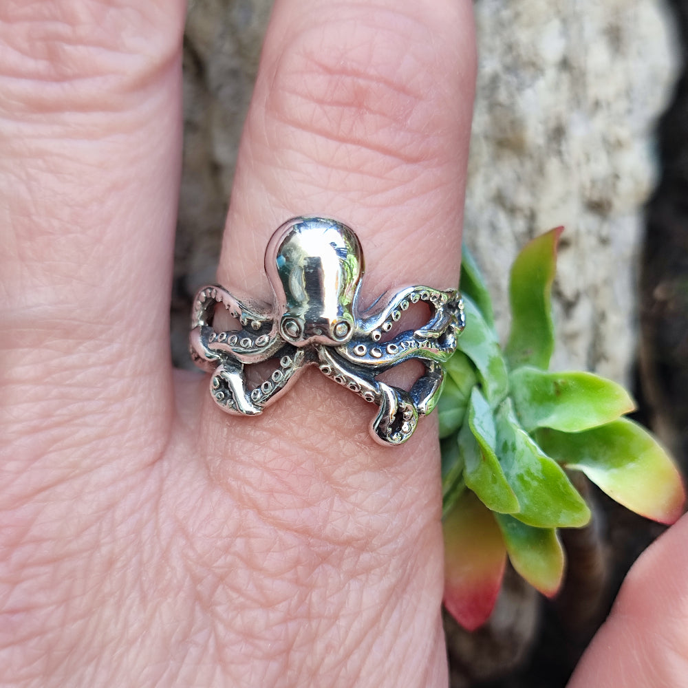 Anello con polpo artigianale in argento 925 - OCTO