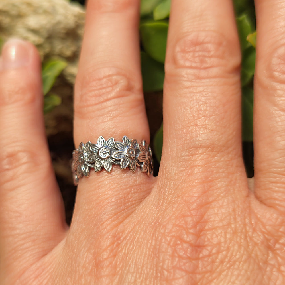 Anello in argento antico con fiori - KHAMARIA
