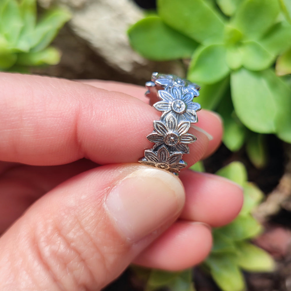 Anello in argento antico con fiori - KHAMARIA