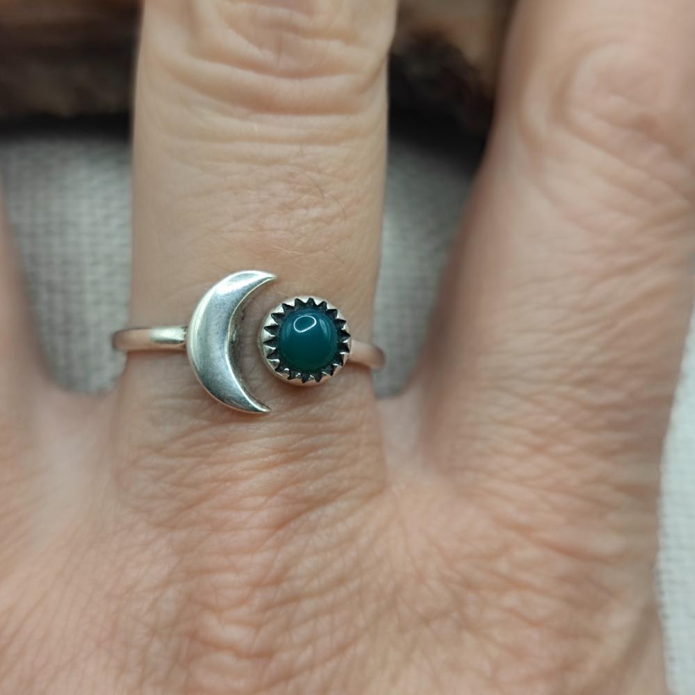 Anello in argento 925 con luna e pietra - CHILAKA