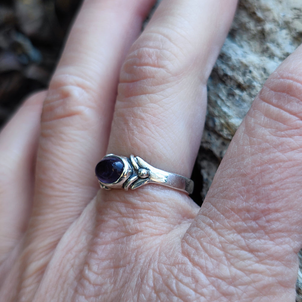 Anello artigianale con pietra in argento 925 - MAU