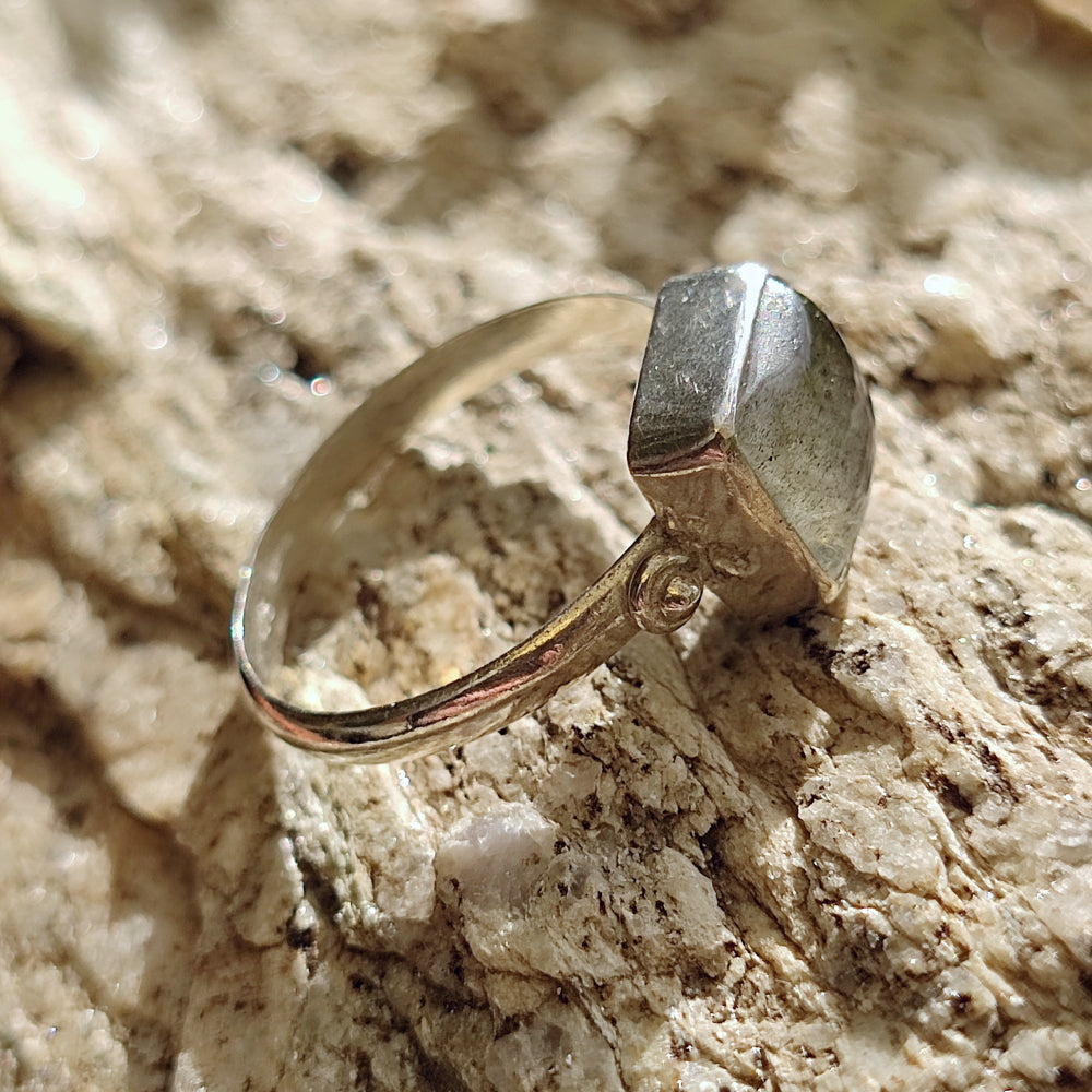 Anello con pietra in argento 925 - SAMON