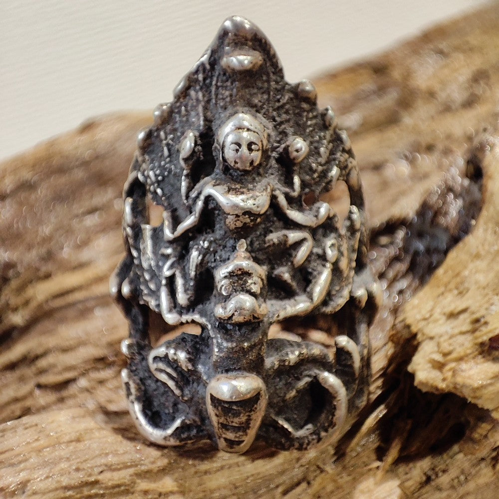 Anello in argento antico con NARAYANA e GARUDA