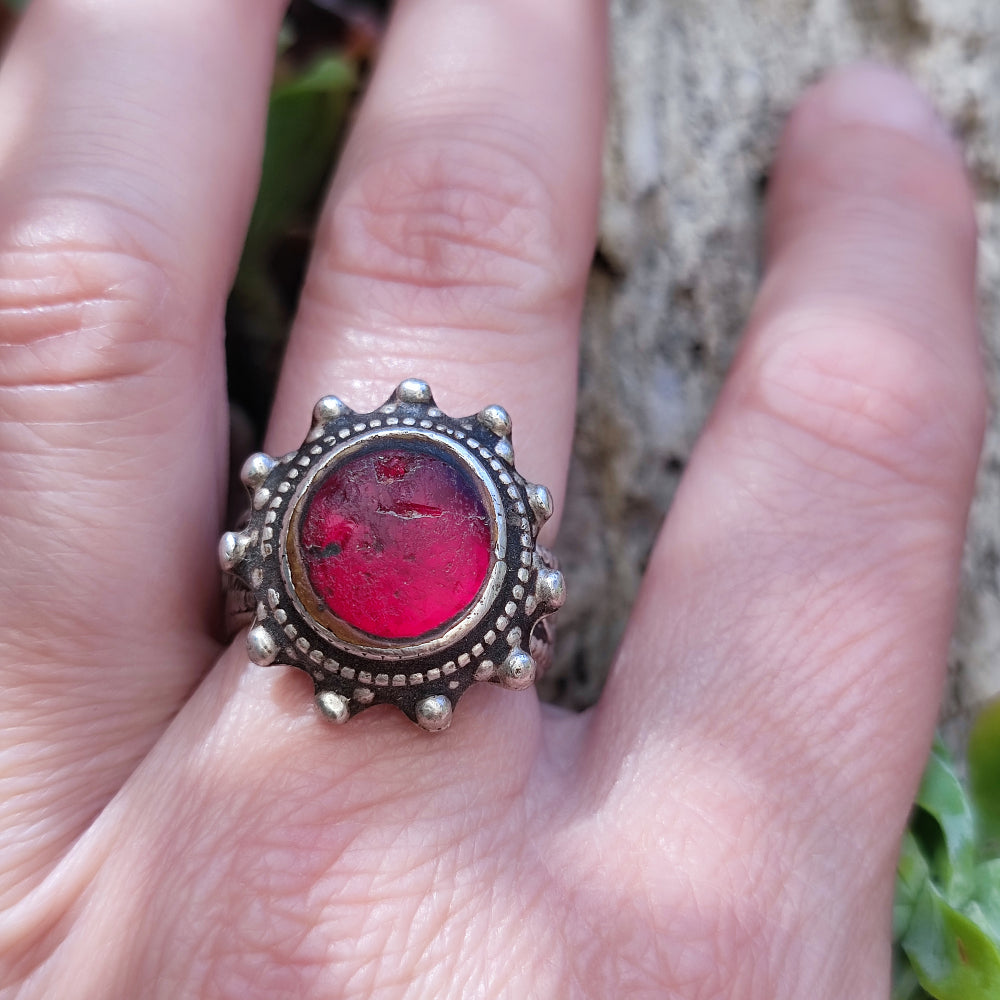 Anello in argento antico e vetro - NUAGAN