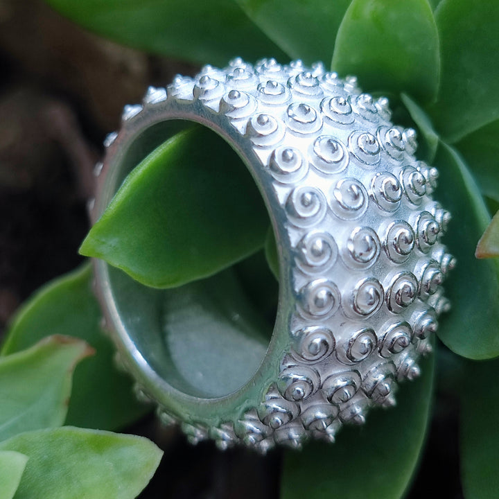 Anello a fascia alta satinata in argento 925 - SIMBAMAEL