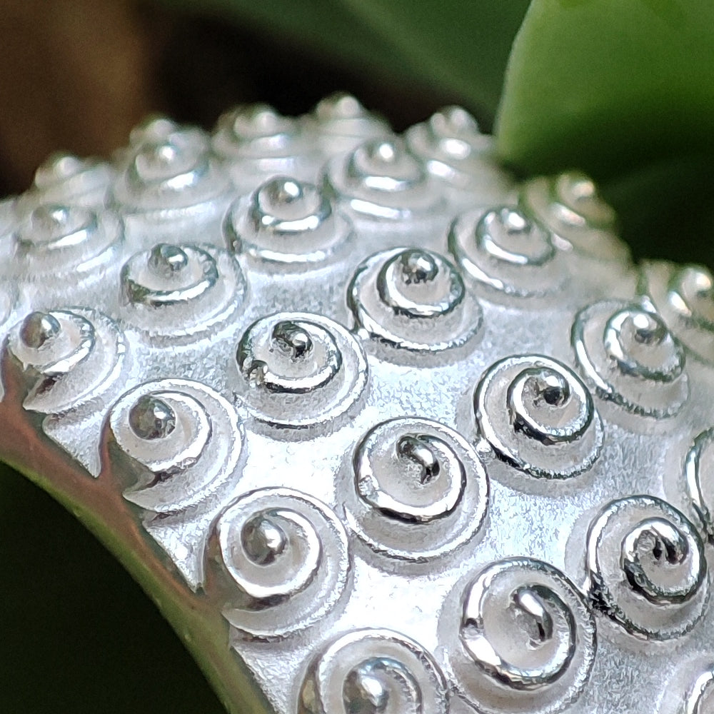 Anello a fascia alta satinata in argento 925 - SIMBAMAEL