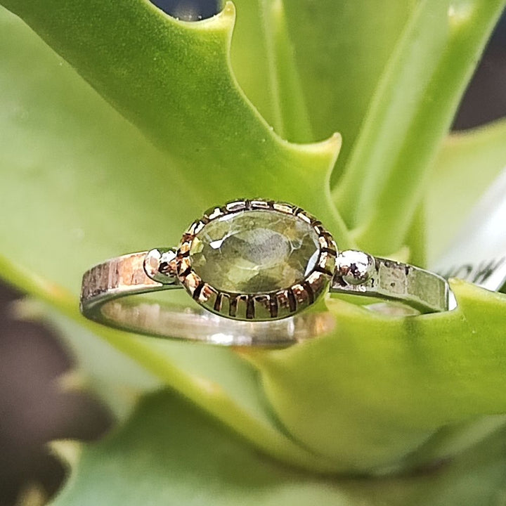 Peridoto Anello etnico con pietra in argento 925 - BIJNOT