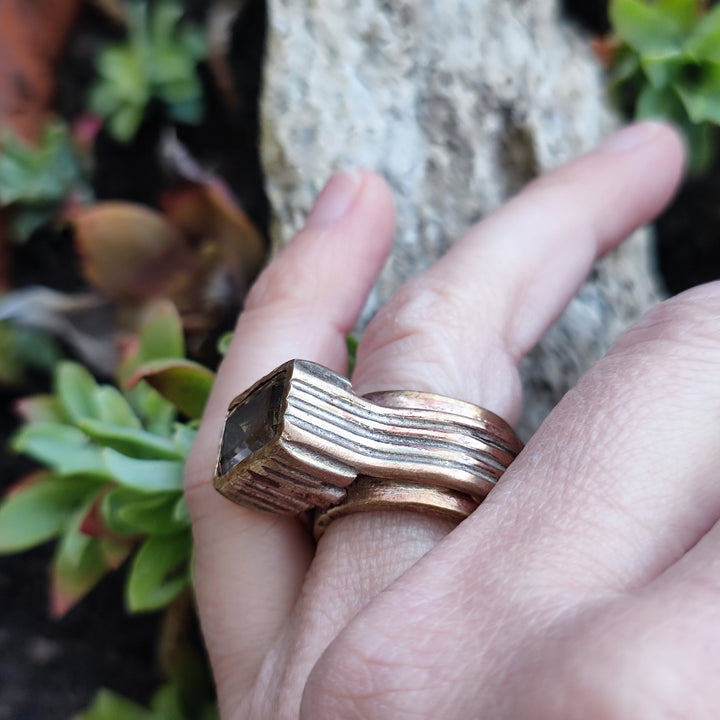 Anello artigianale in bronzo con pietra - GATEGAON