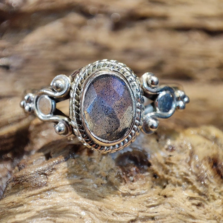 Anello con labradorite e filigrana in argento 925 - ARINA