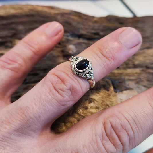 Anello con pietra in argento 925 - DRUAM – onice nero