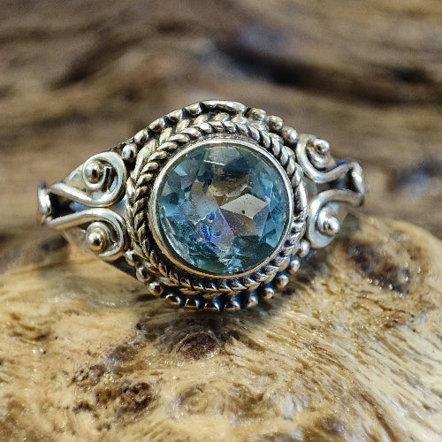 Anello con pietra e filigrana in argento 925 - NARUNA