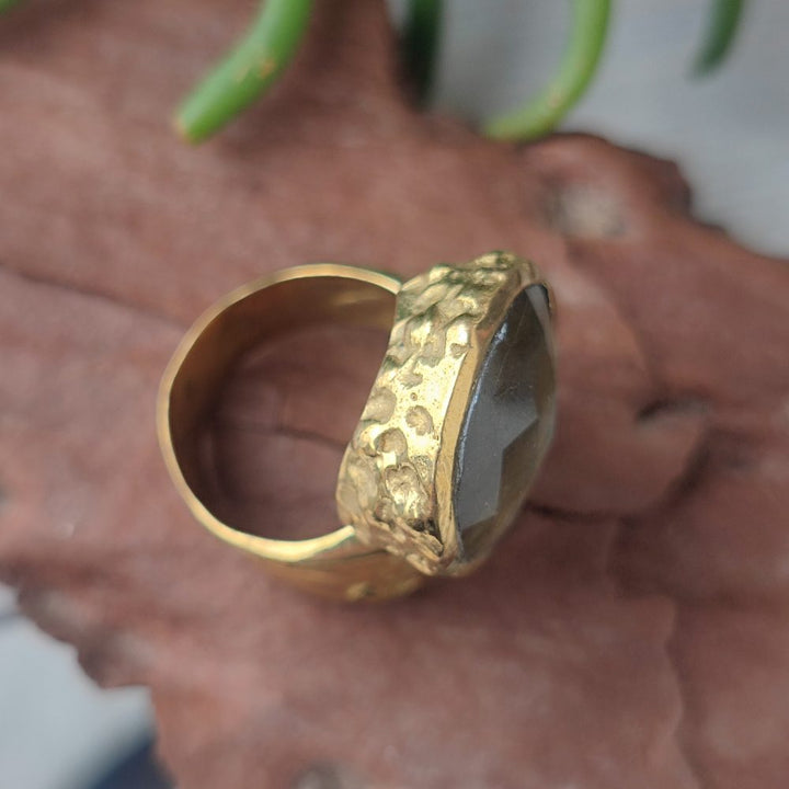 ANELLO artigianale con pietra in ottone - APARISHKRIT