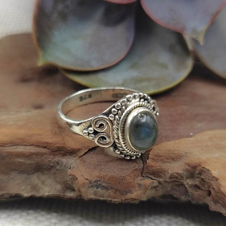 Anello etnico in argento 925 con pietra - BODHAN