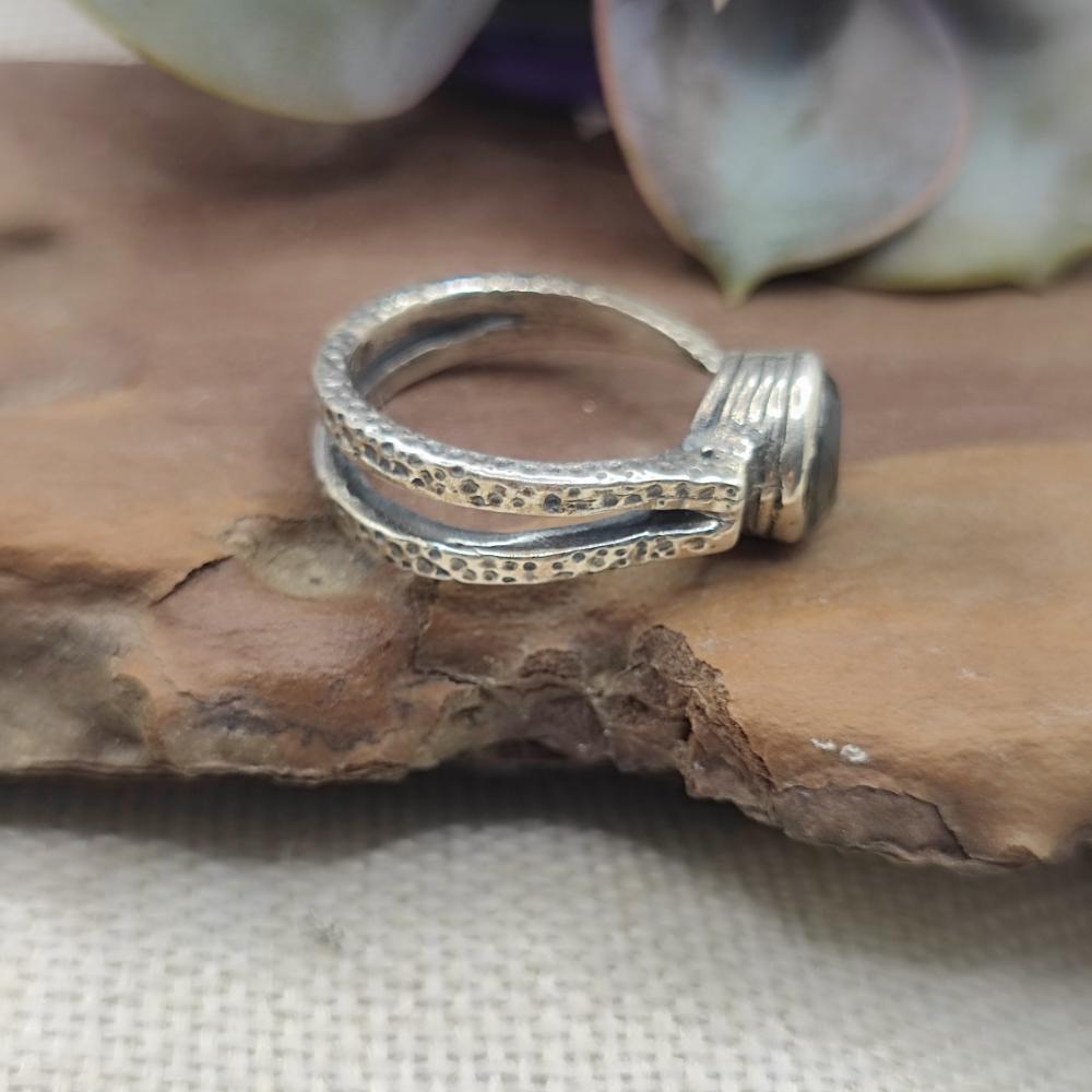 Anello etnico in argento 925 con pietra - BHAINSA