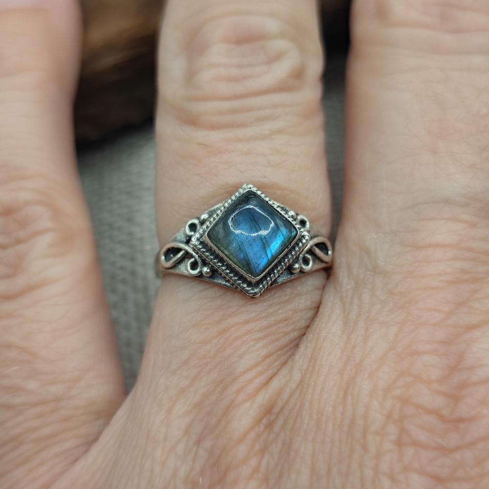 Anello etnico in argento 925 con pietra - EKAMBARA