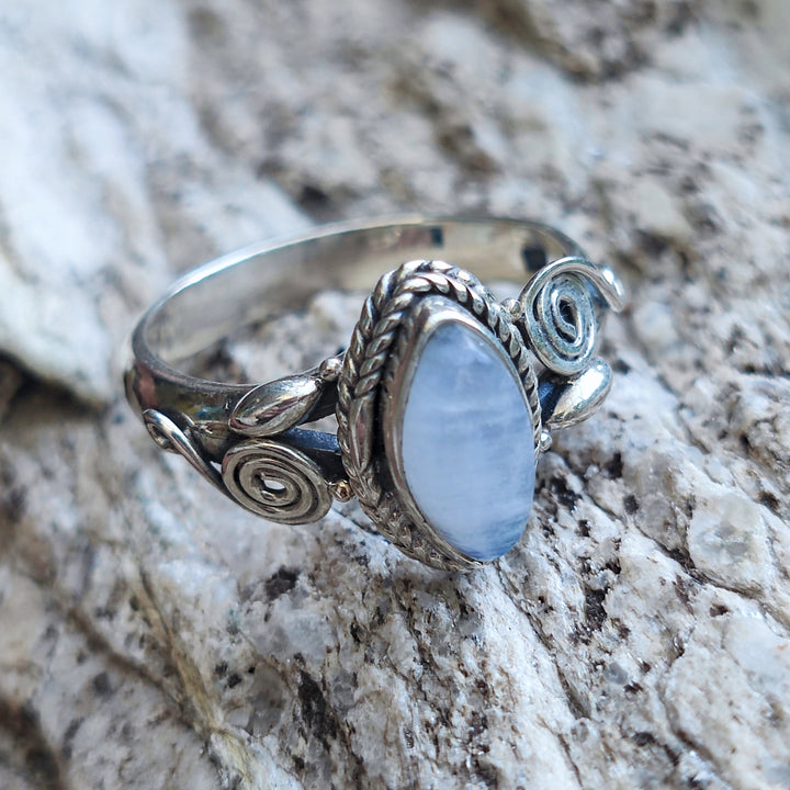 Anello etnico con pietra in argento 925 - MAHO