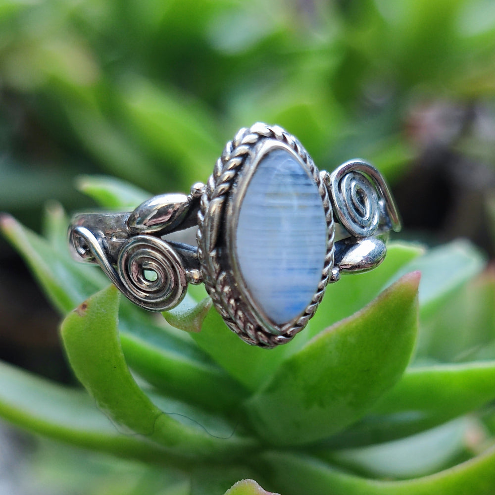 Anello etnico con pietra in argento 925 - MAHO