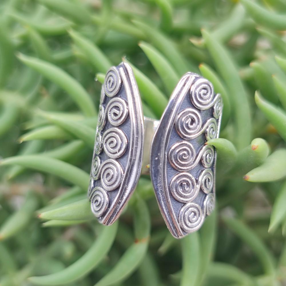 Anello artigianale a fascia in argento 925 - DHAMDHA