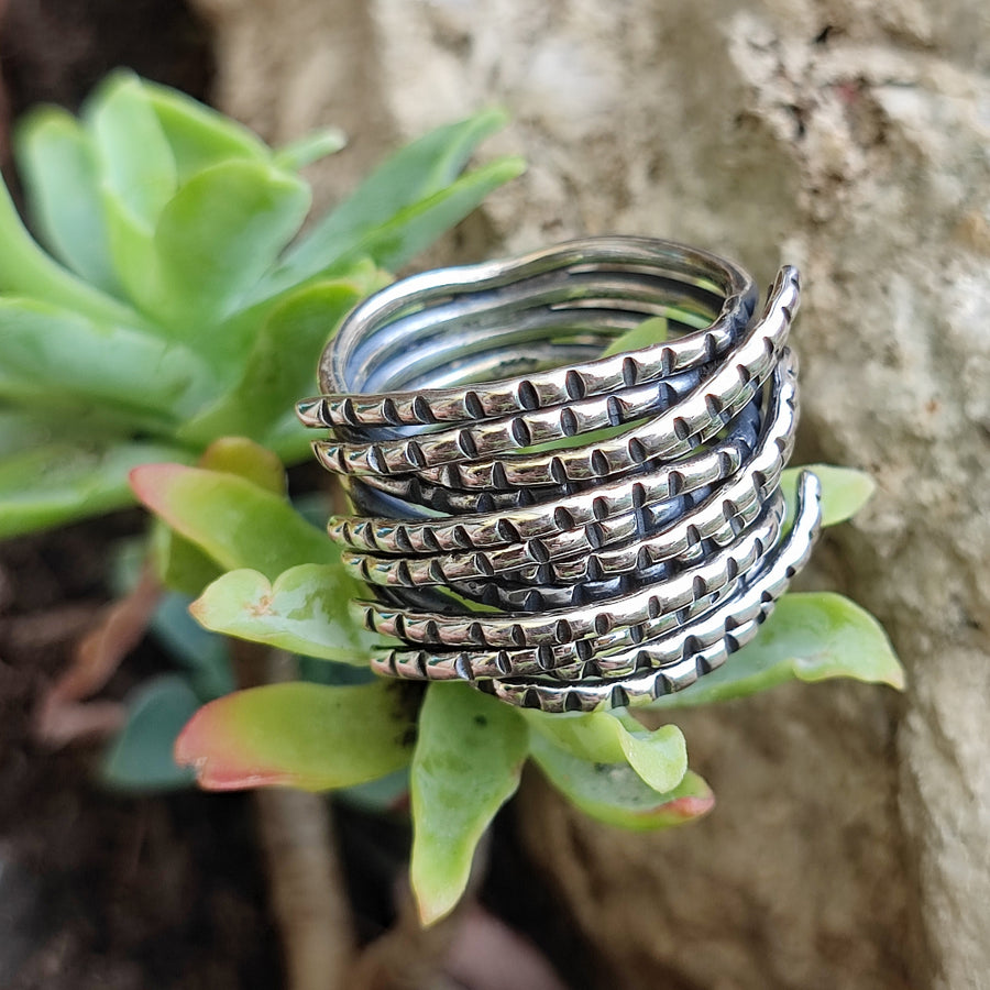Anello a fascia alta in argento 925 - GUDHA