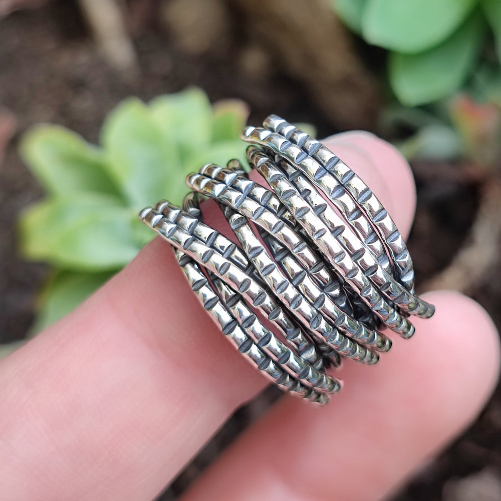 Anello a fascia alta in argento 925 - GUDHA