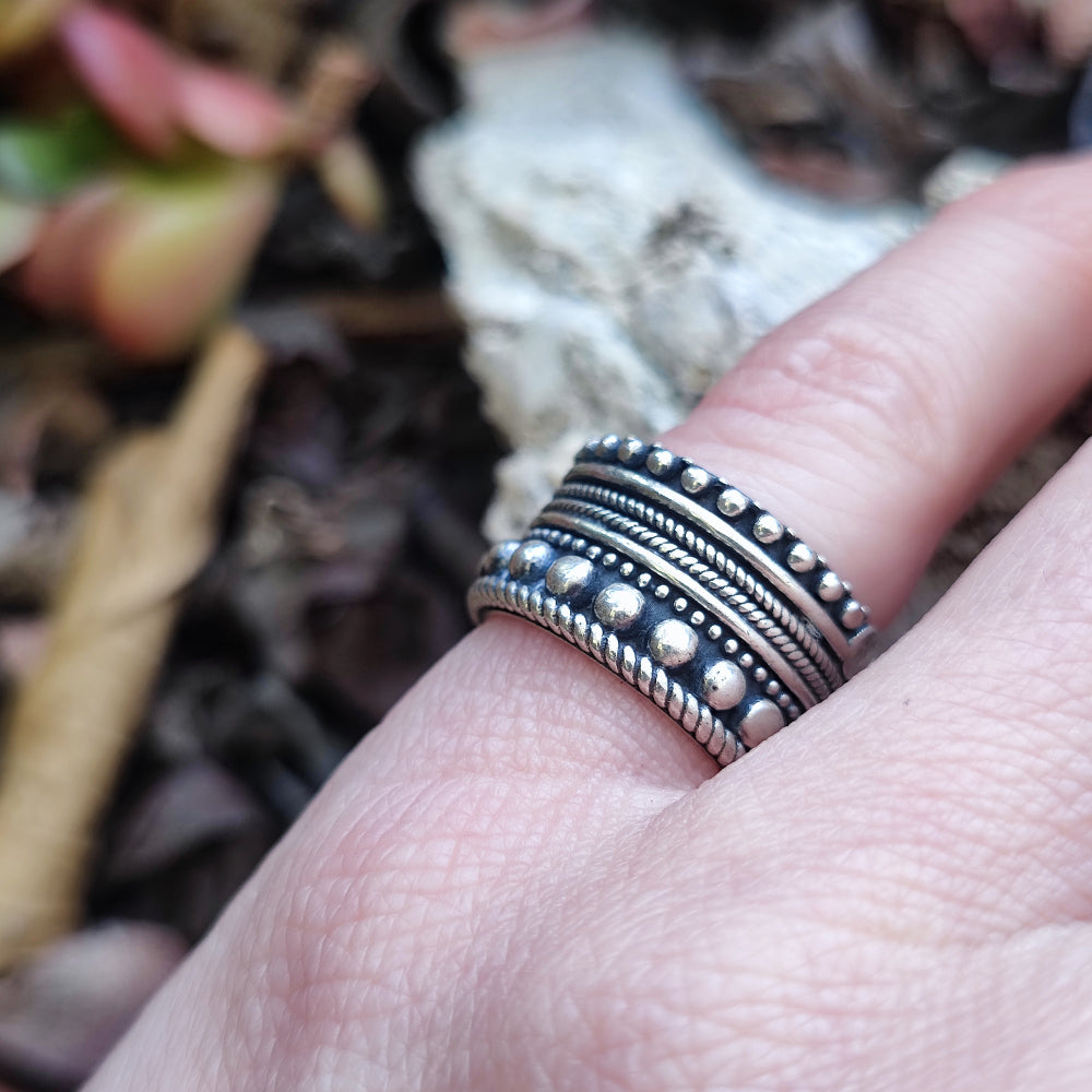 Anello etnico a fascia in argento 925 - VARAI