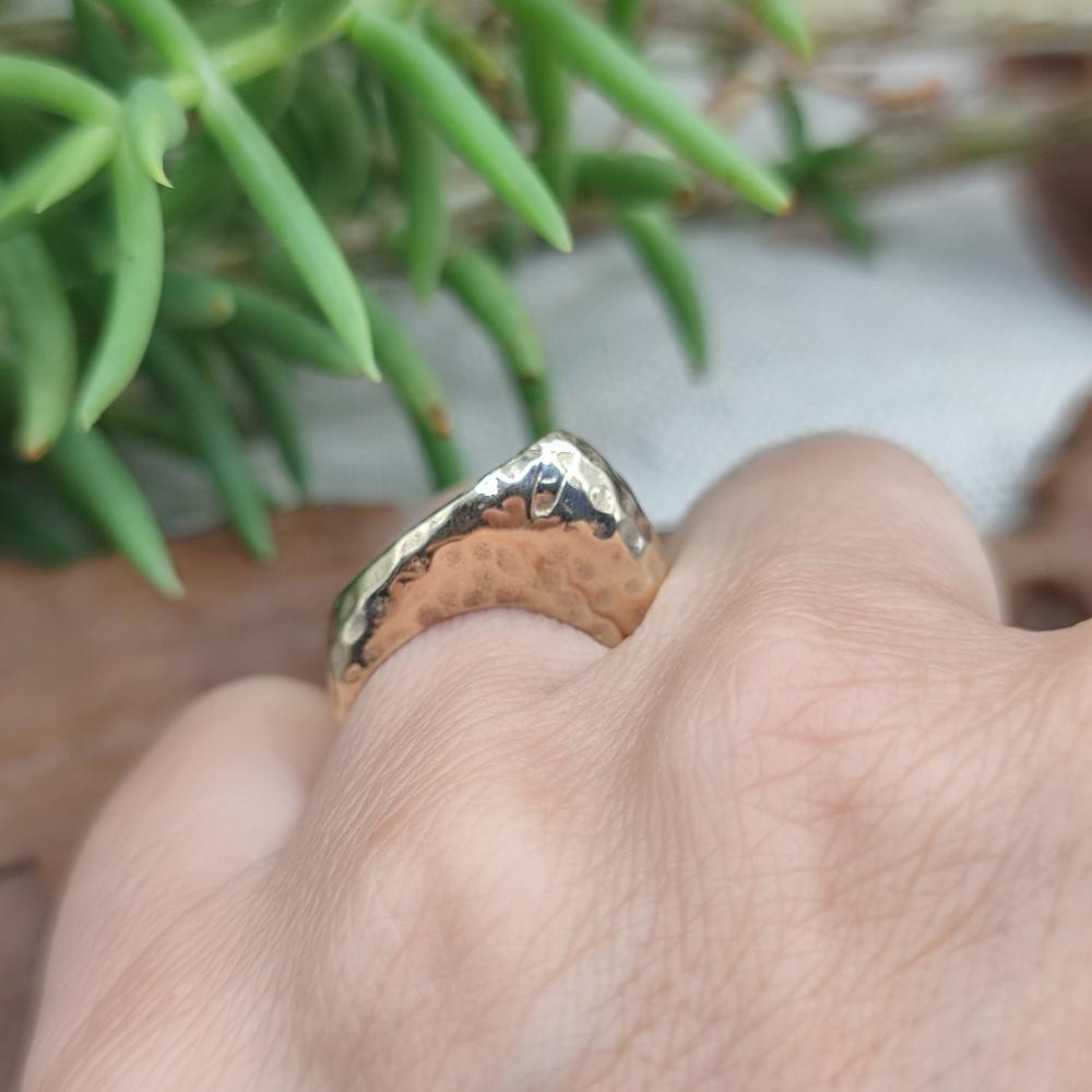 ANELLO a fascia martelllata bronzo giallo - DEEPLEE