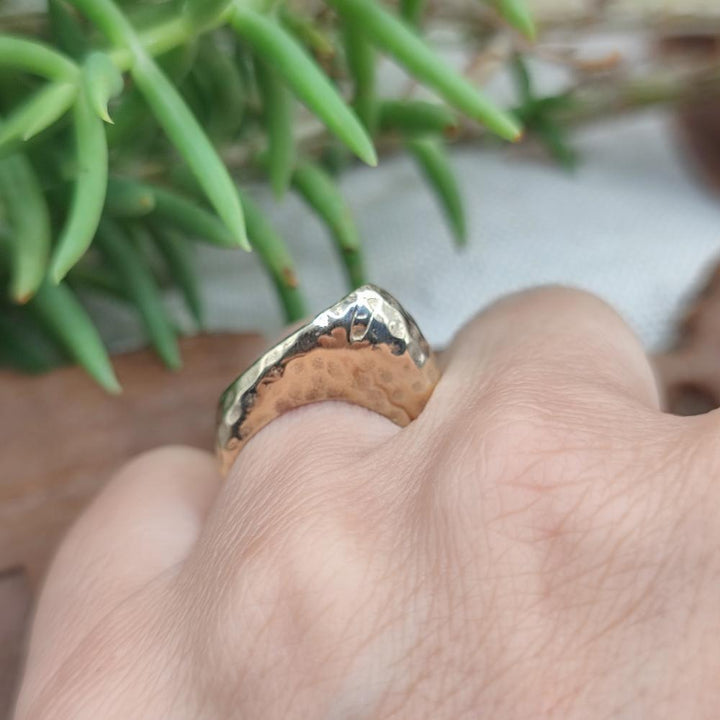 ANELLO a fascia martelllata bronzo giallo - DEEPLEE