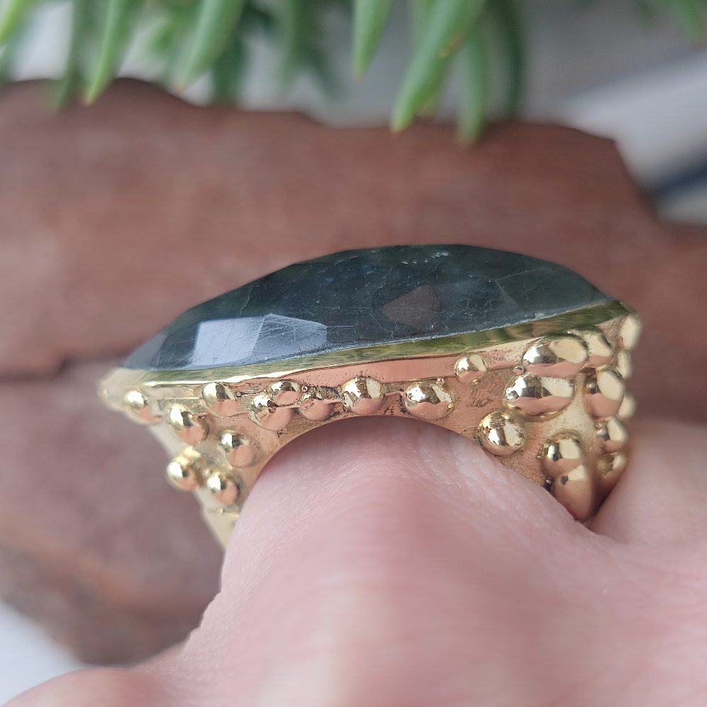ANELLO artigianale in ottone con PIETRA - BINDU
