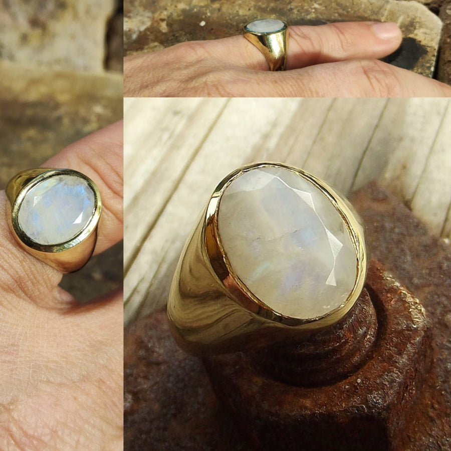 ANELLO MIGNOLO con PIETRA di LUNA in ottone - Chevalier