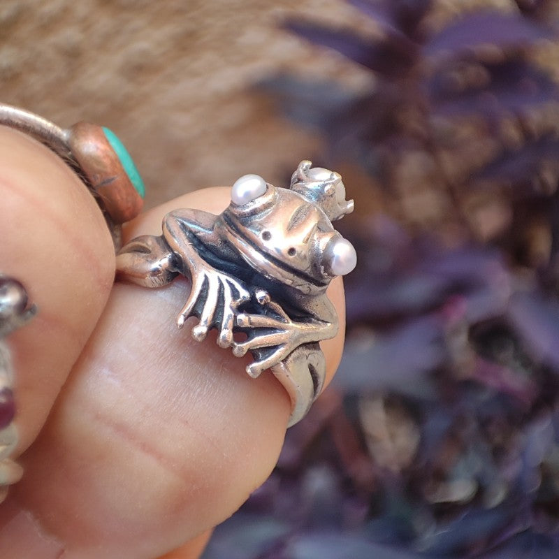 925 Silver Frog Ring with Stone - DEDAKA