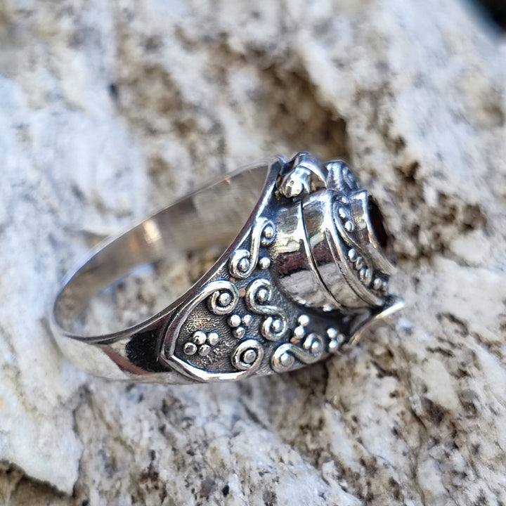 Anello veleno con pietra in argento 925 - OMALDUR
