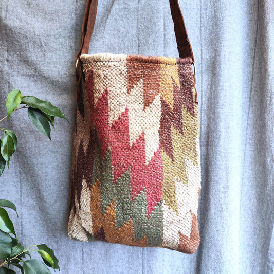 Borsa NAGPUR artigianale realizzato con KILIM e Cuoio