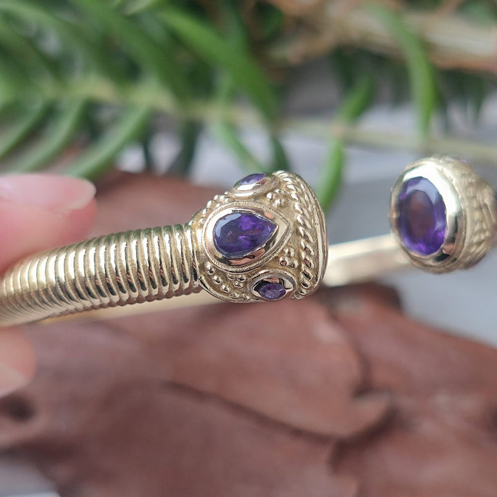 Bracciale rigido in ottone con pietre semipreziose - MOGHUL
