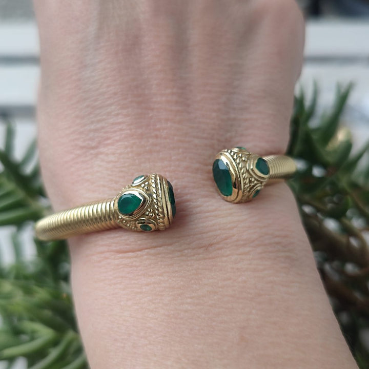 Bracciale rigido in ottone con pietre semipreziose - MOGHUL
