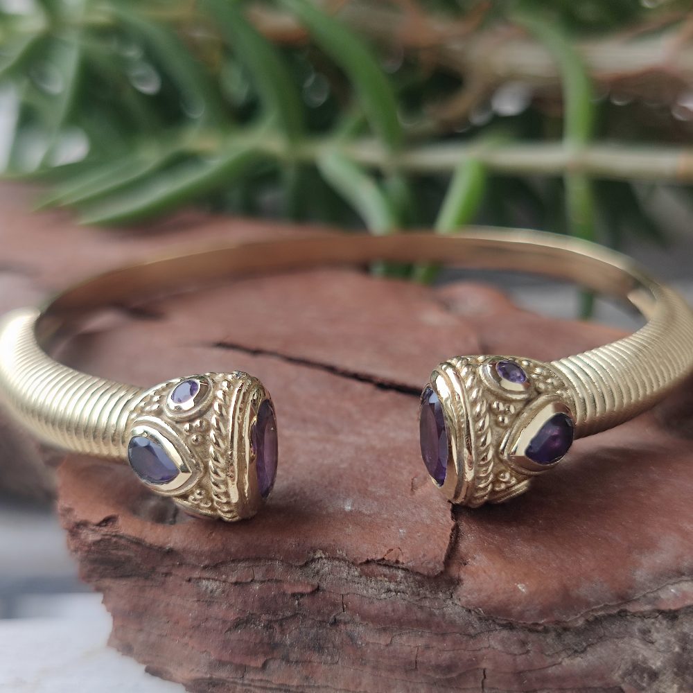 Bracciale rigido in ottone con pietre semipreziose - MOGHUL