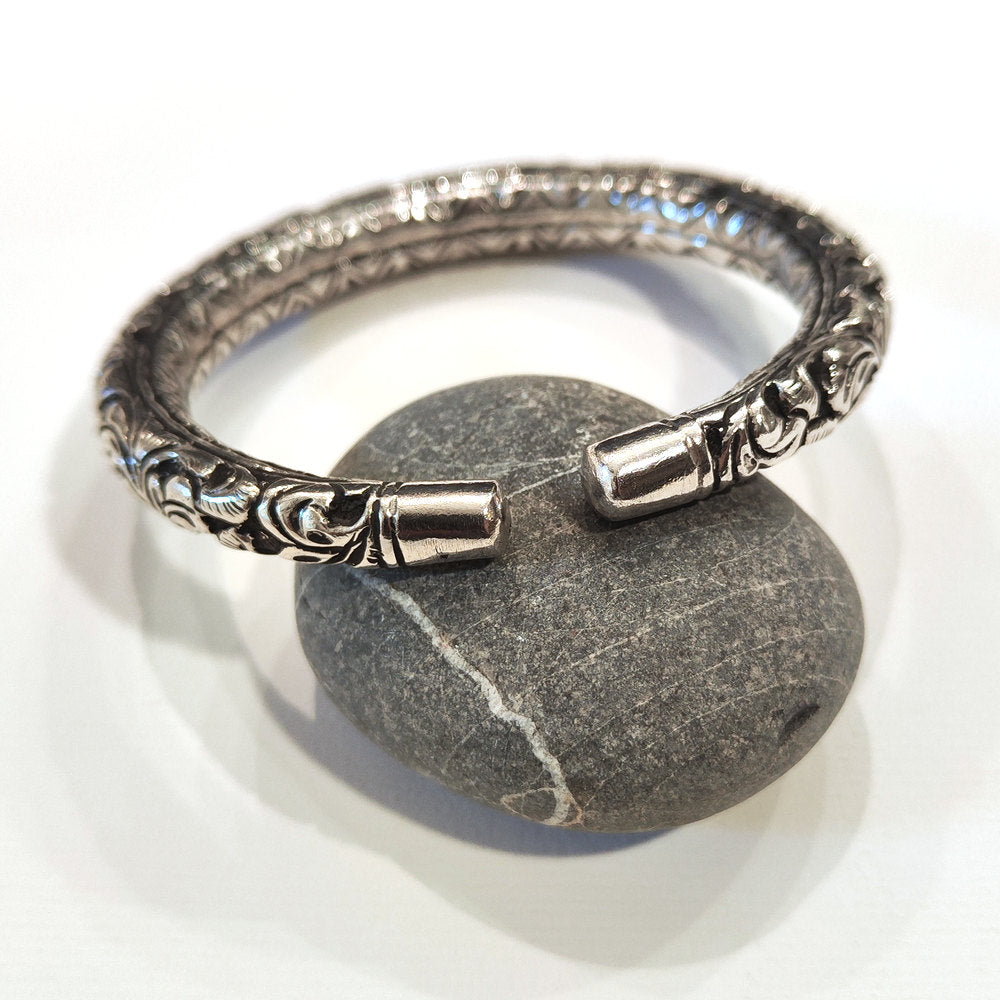 Bracciale NIRIL in Argento 925 – Artigianato Indiano Floreale Handmade chiusura