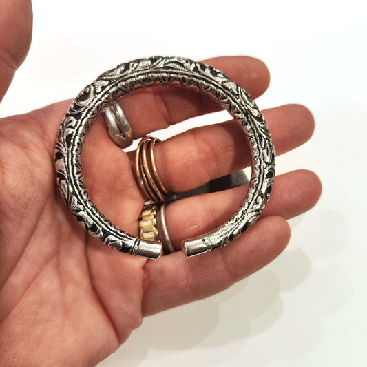 Bracciale NIRIL in Argento 925 – Artigianato Indiano Floreale Handmade proporzione