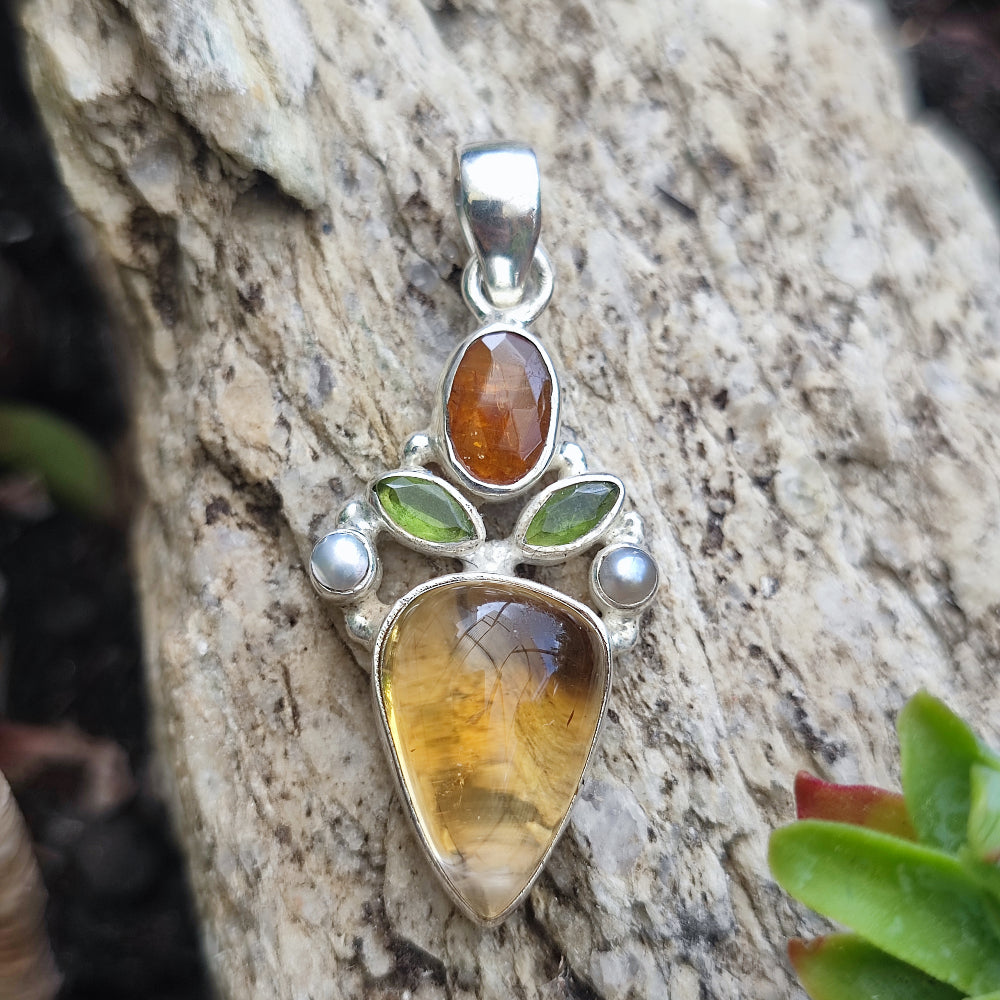 Ciondolo etnico in argento 925 con pietra - CHICHARI