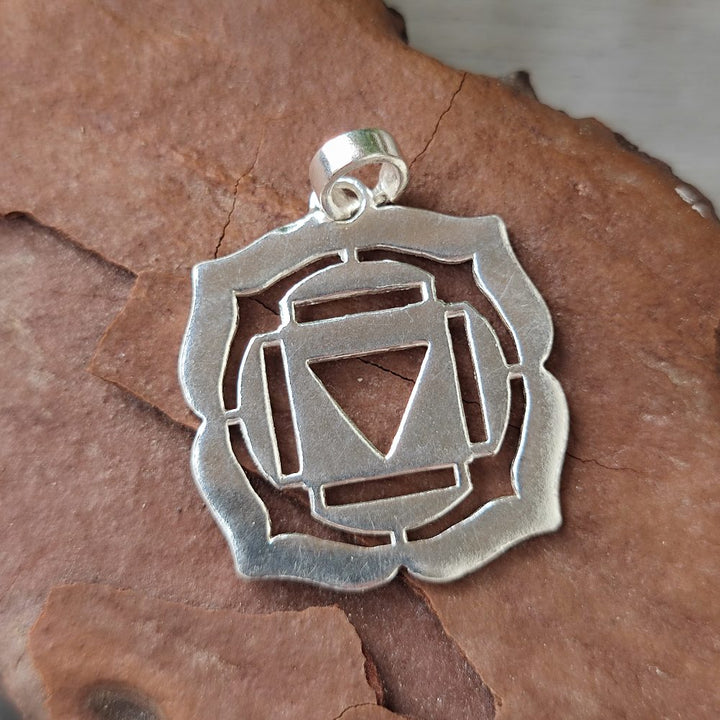Ciondolo etnico in argento 925 con chakra - MULADHARA