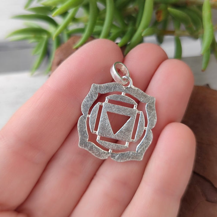 Ciondolo etnico in argento 925 con chakra - MULADHARA