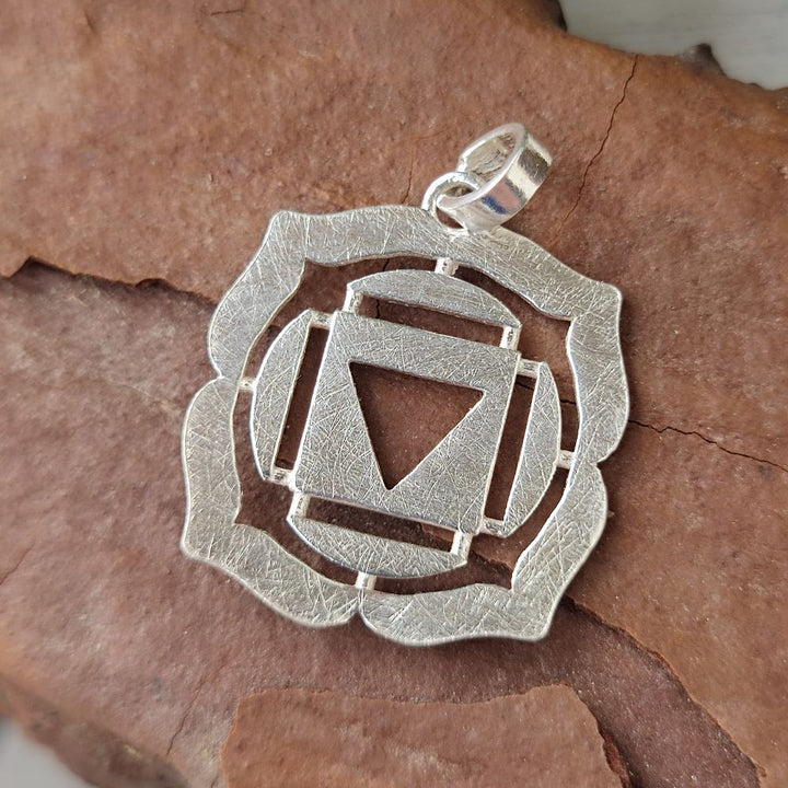 Ciondolo etnico in argento 925 con chakra - MULADHARA
