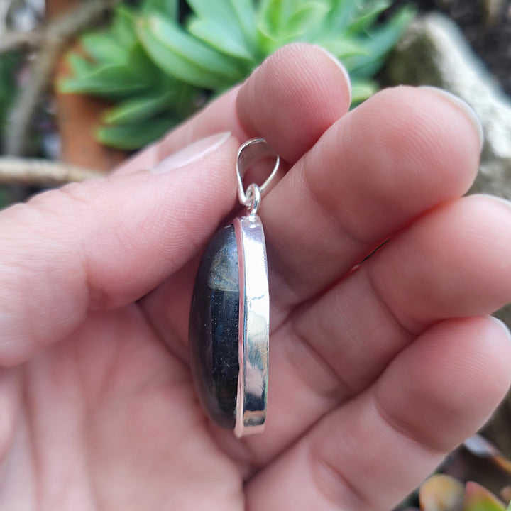 Ciondolo etnico in argento 925 con pietra - MANDHATA