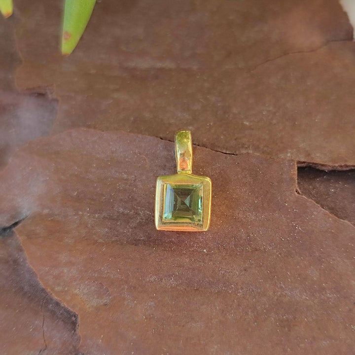 925 Silver Dice Pendant with Stone - SEDAWA