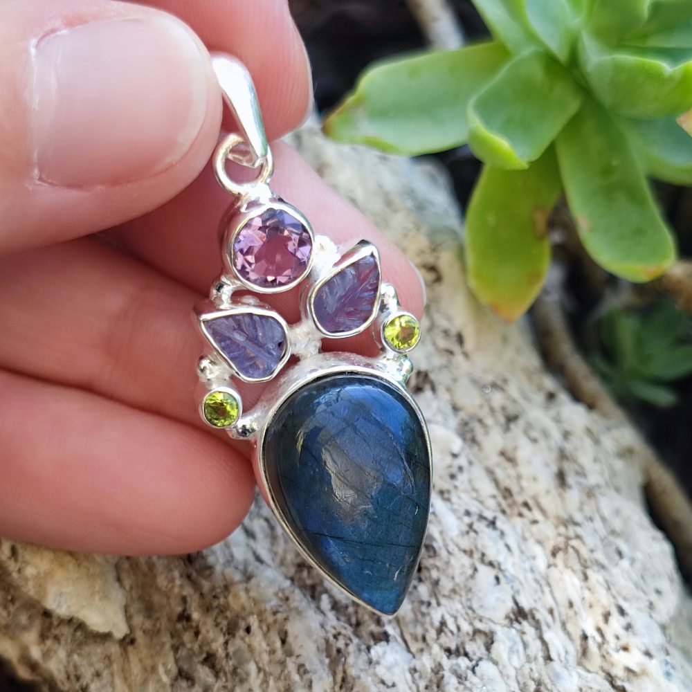 Ciondolo etnico in argento 925 con pietra - SIKKA