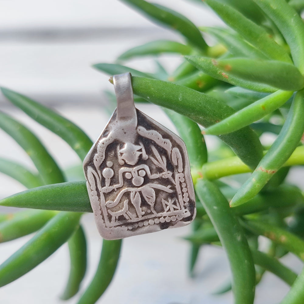 Ciondolo in argento antico con divinità Shiva - GANDAJ