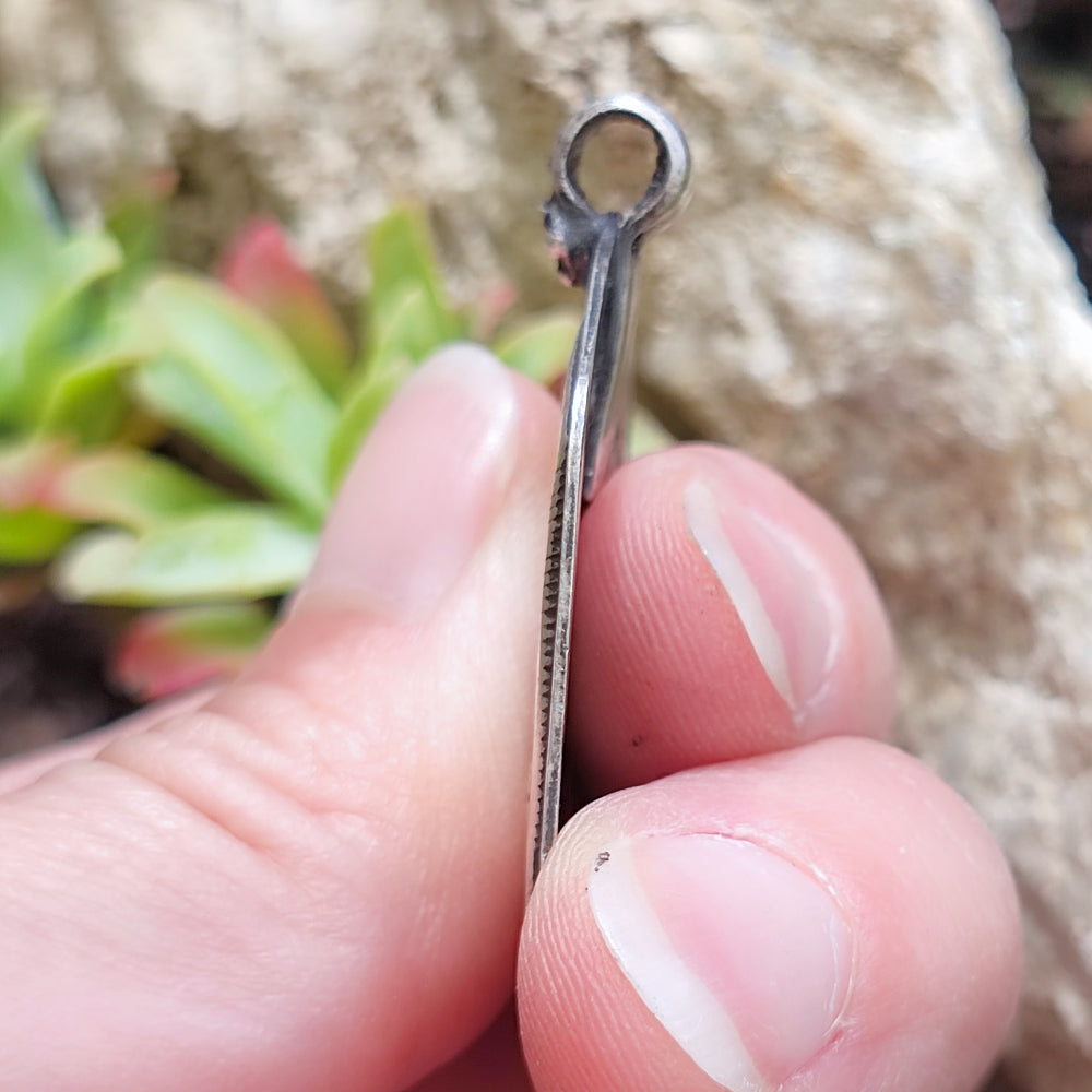 Ciondolo in argento antico con divinità femminile - HINOTA