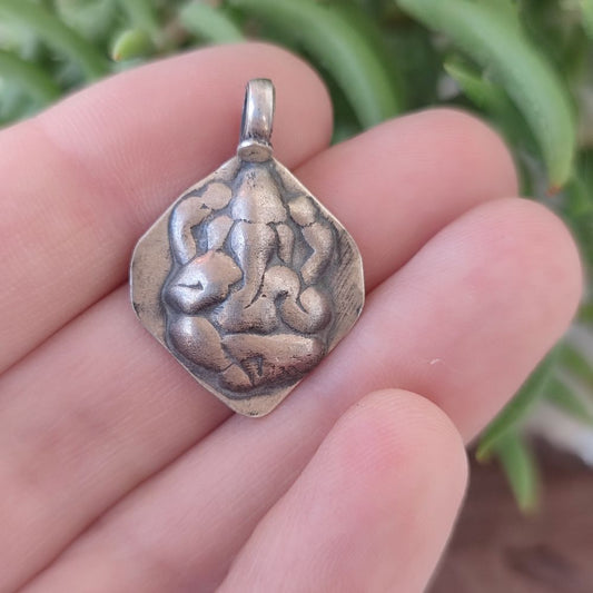 Ciondolo in argento antico con Ganesh - POTKA