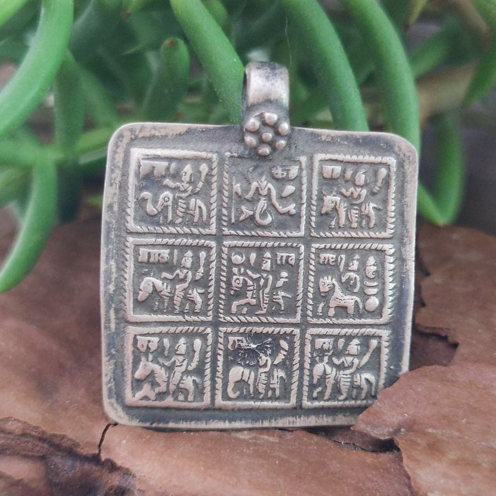 Ciondolo in argento antico - NAVADURGA