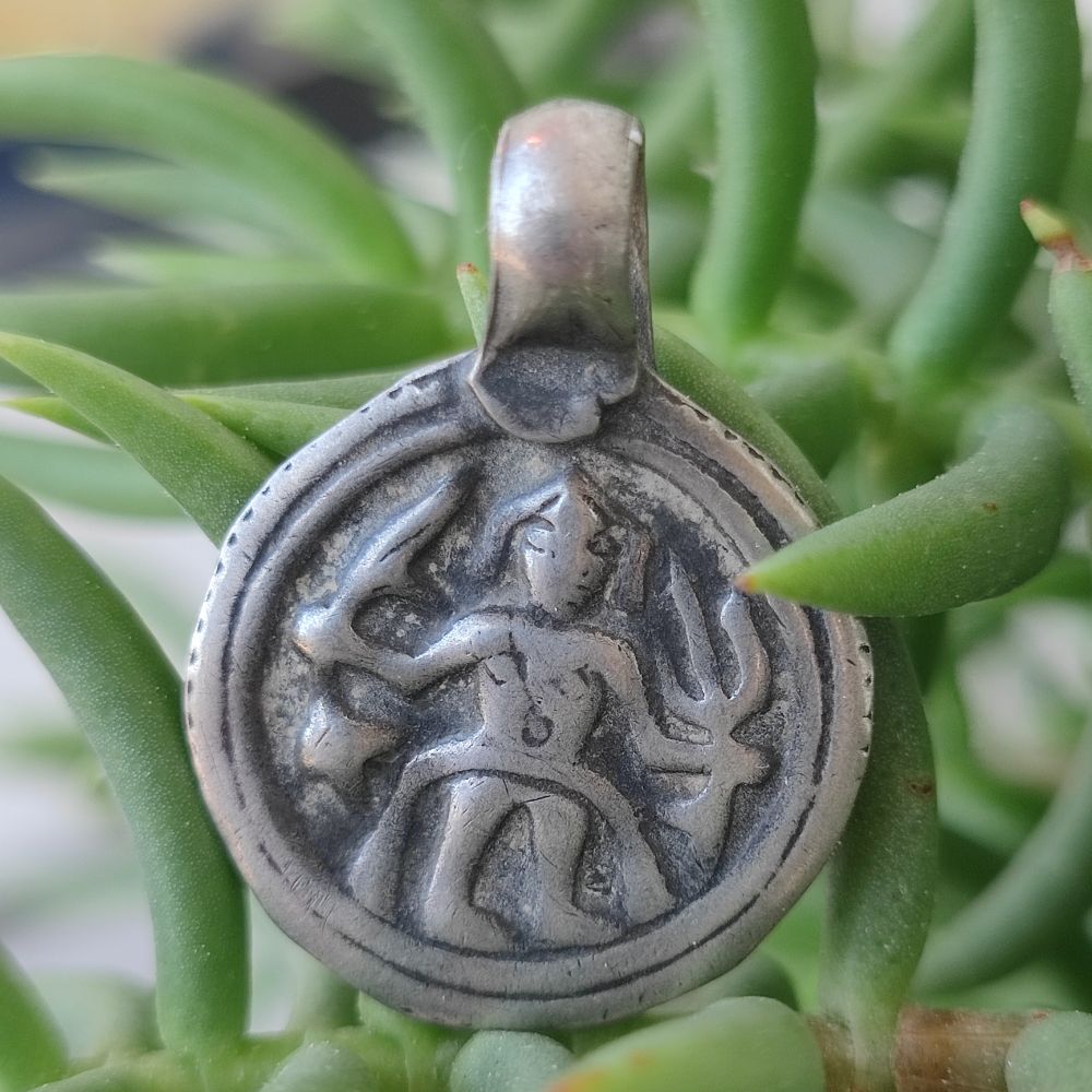 Ciondolo in argento antico con divinità Shiva - HAKUT